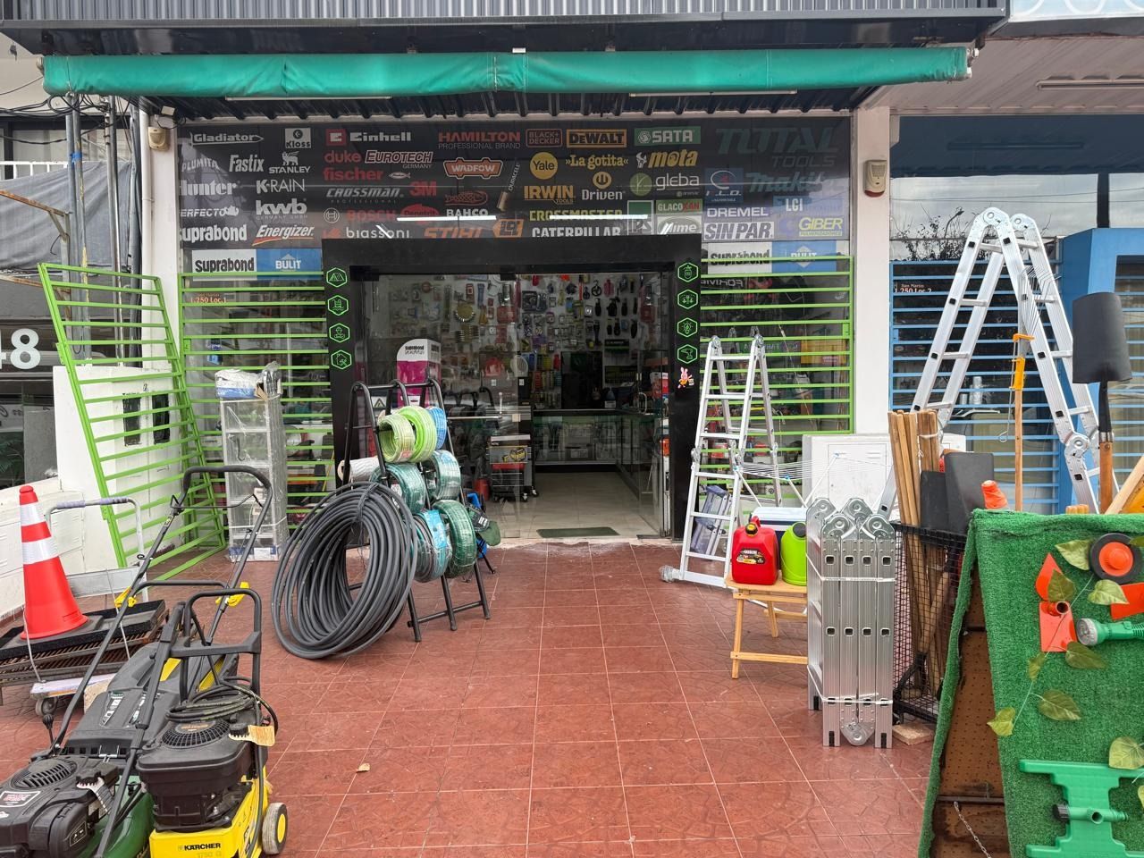 Frente del local